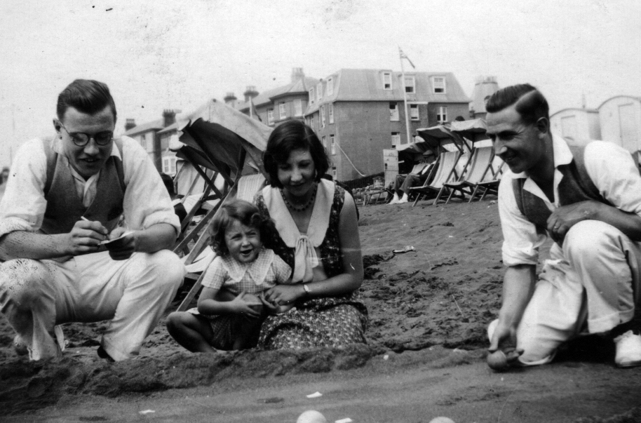 Family_EWBlogg_02